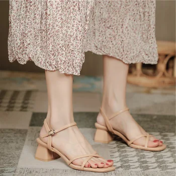 sandalias mujer verano 2022 Босоножки на высоком каблуке женская летняя обувь Модные белые босоножки с квадратным каблуком и ремешком с пряжкой и открытым носком
