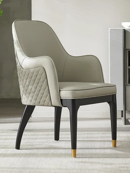 Удобные для сидячего образа жизни высококачественные обеденные стулья в итальянском стиле, покрытые лаком высокого класса, с подлокотниками
