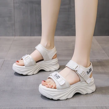 Модные женские босоножки на платформе 2023, Летние Новые повседневные римские туфли, женские нескользящие сандалии на среднем каблуке с круглым носком на плоской подошве для женщин