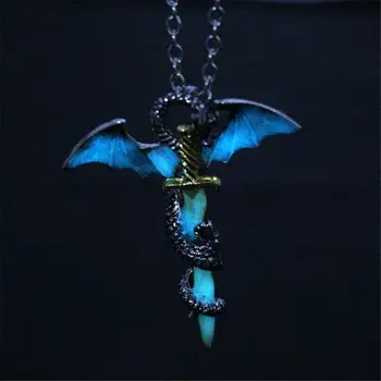 Светящееся в темноте ожерелье с мечом дракона, люминесцентная подвеска, панк-ожерелья с крыльями из титановой стали с мечом дракона